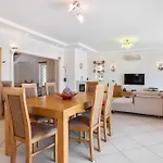 וילה Sunflower By Ocvillas *