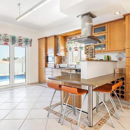 וילה Sunflower By Ocvillas *