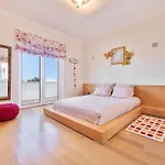 빌라 Sunflower By Ocvillas *